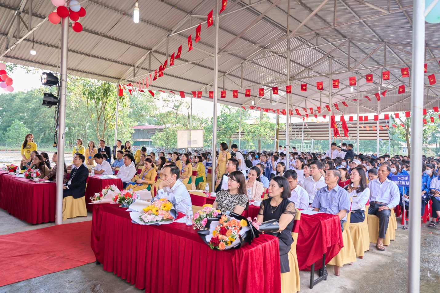 Trường TCN Lý Tự Trọng khai giảng hệ Trung cấp nghề khoá 9 và kỷ niệm 40 năm Ngày Nhà giáo Việt Nam